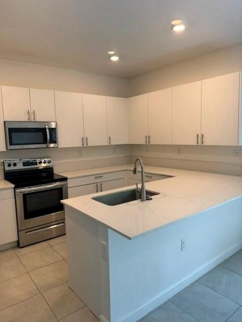 For Rent: $2,600 (3 beds, 2 baths, 1612 Square Feet)
