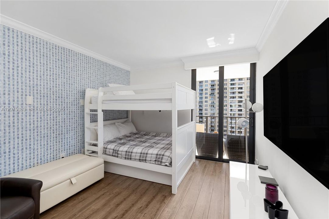 For Rent: $4,300 (2 beds, 2 baths, 1137 Square Feet)