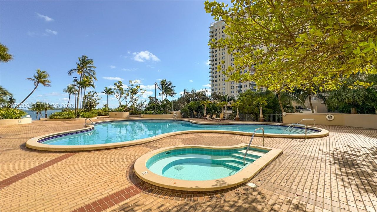 For Rent: $4,300 (2 beds, 2 baths, 1137 Square Feet)