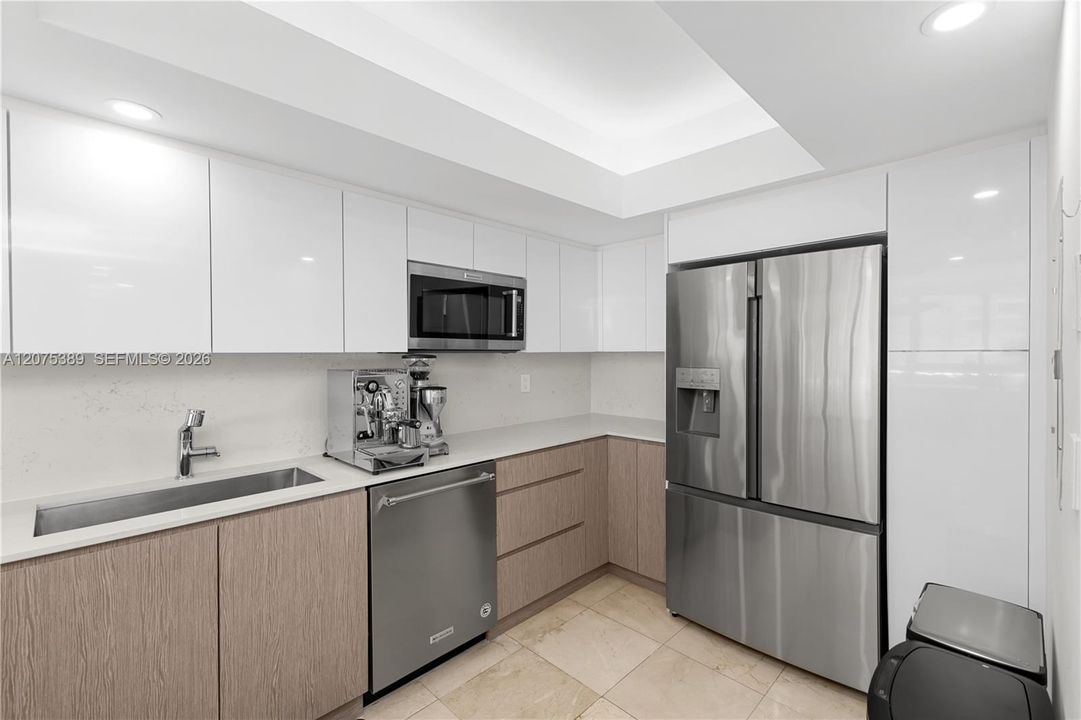 For Rent: $4,300 (2 beds, 2 baths, 1137 Square Feet)