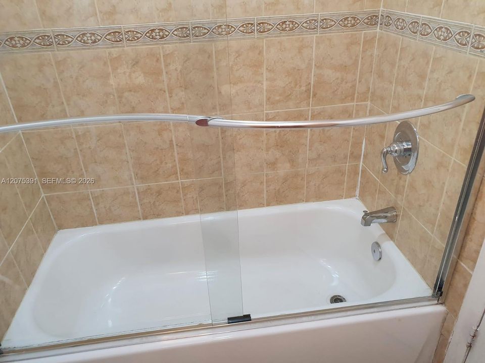For Rent: $2,900 (3 beds, 2 baths, 1330 Square Feet)