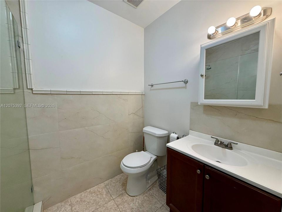 For Rent: $1,100 (0 beds, 1 baths, 600 Square Feet)
