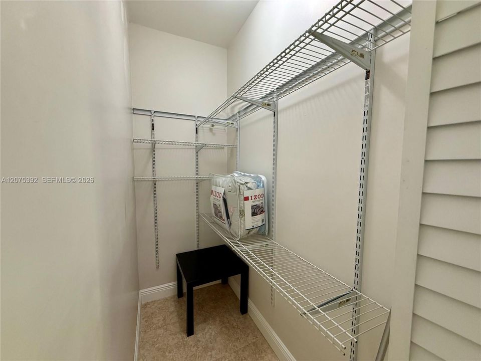 For Rent: $1,100 (0 beds, 1 baths, 600 Square Feet)