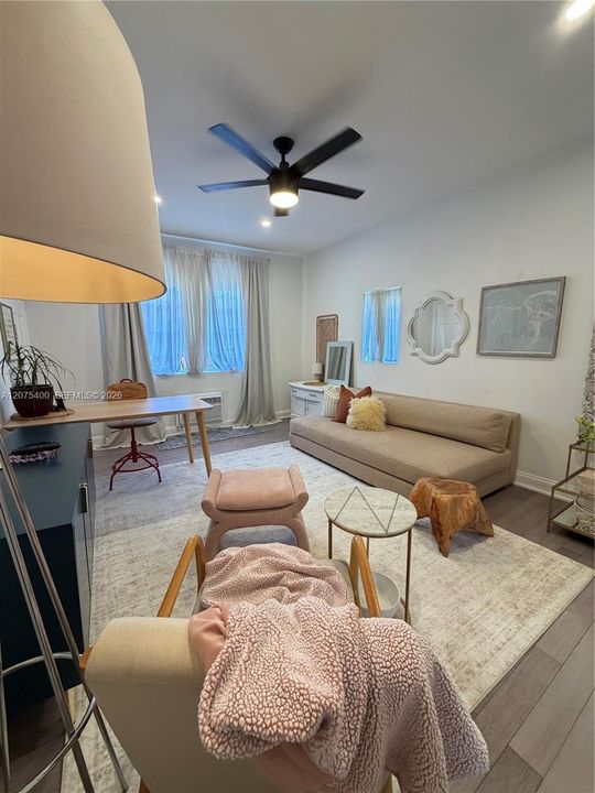 En Venta: $229,000 (0 camas, 1 baños, 400 Pies cuadrados)
