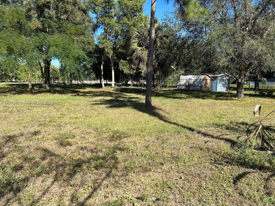 待售: $515,000 (1.95 acres)
