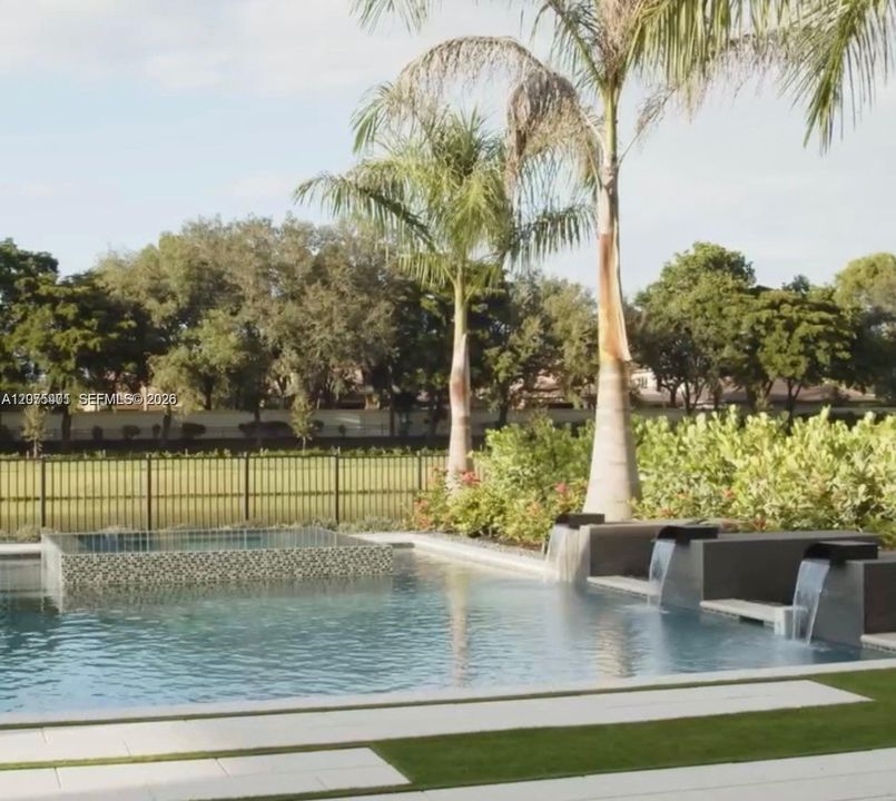 待售: $515,000 (1.95 acres)