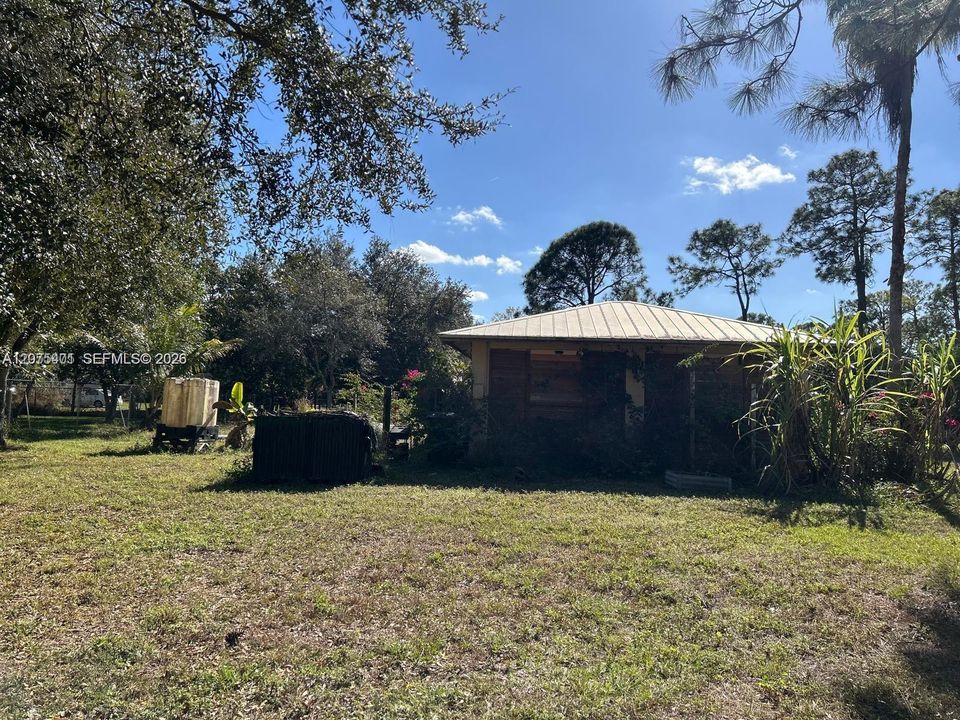待售: $515,000 (1.95 acres)