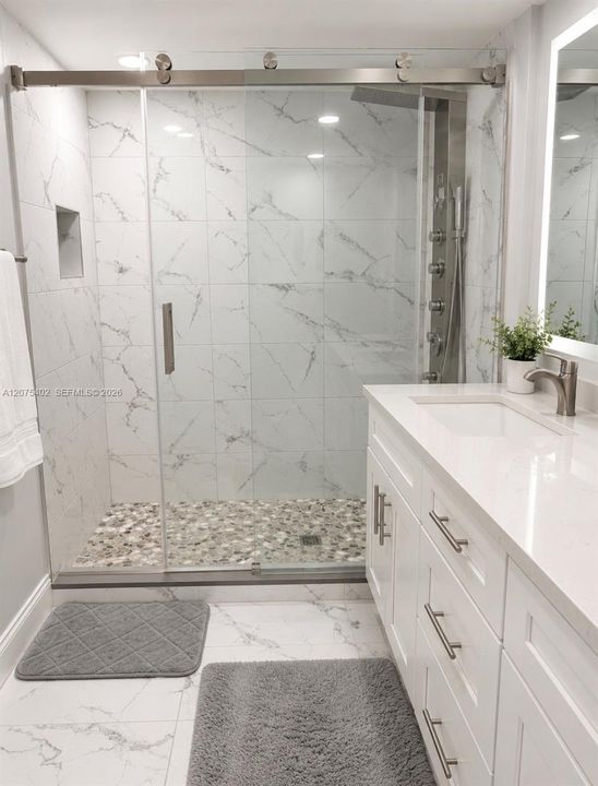 En Venta: $410,000 (3 camas, 2 baños, 1460 Pies cuadrados)