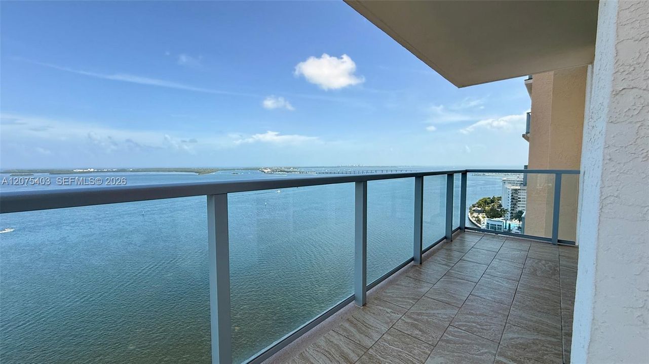 For Sale: $1,200,000 (2 beds, 2 baths, 1200 Square Feet)