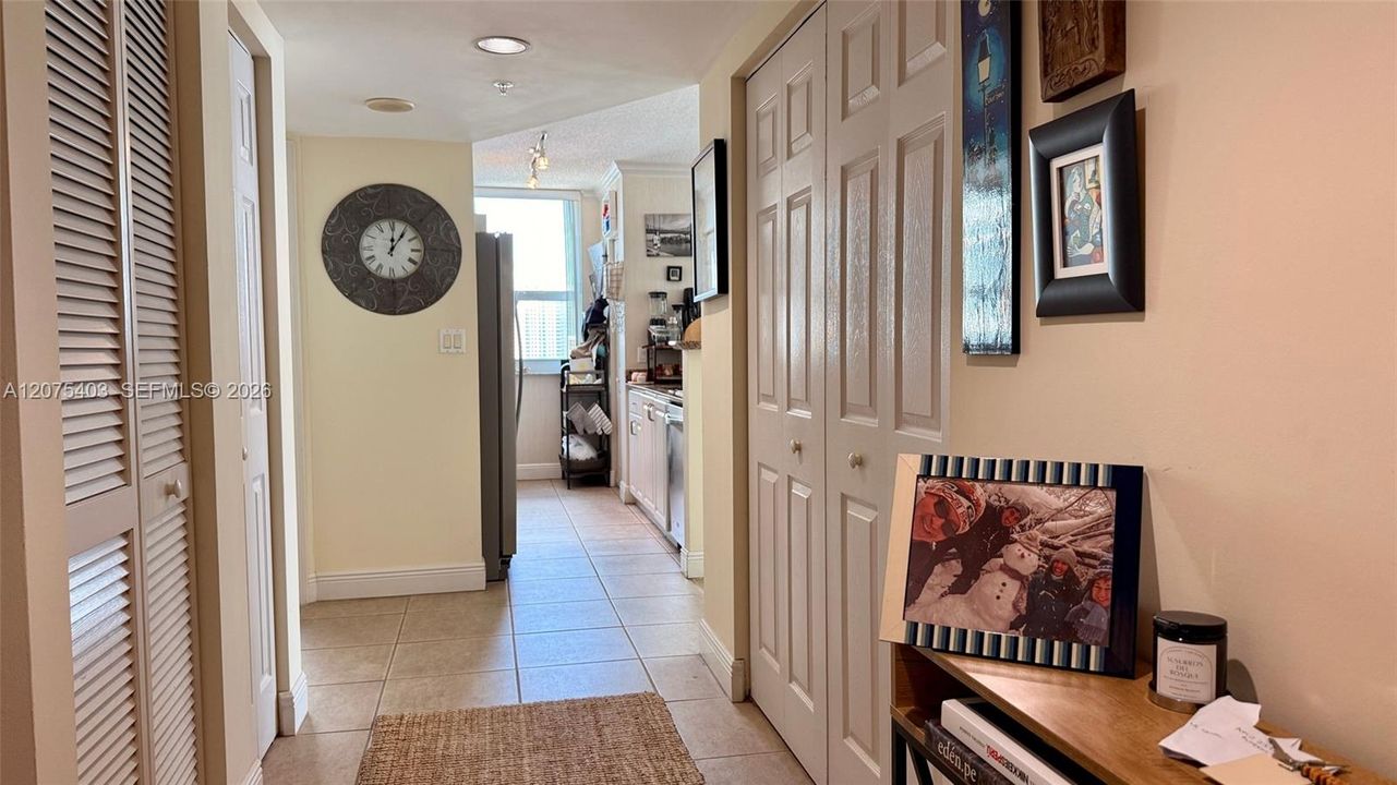 For Sale: $1,200,000 (2 beds, 2 baths, 1200 Square Feet)