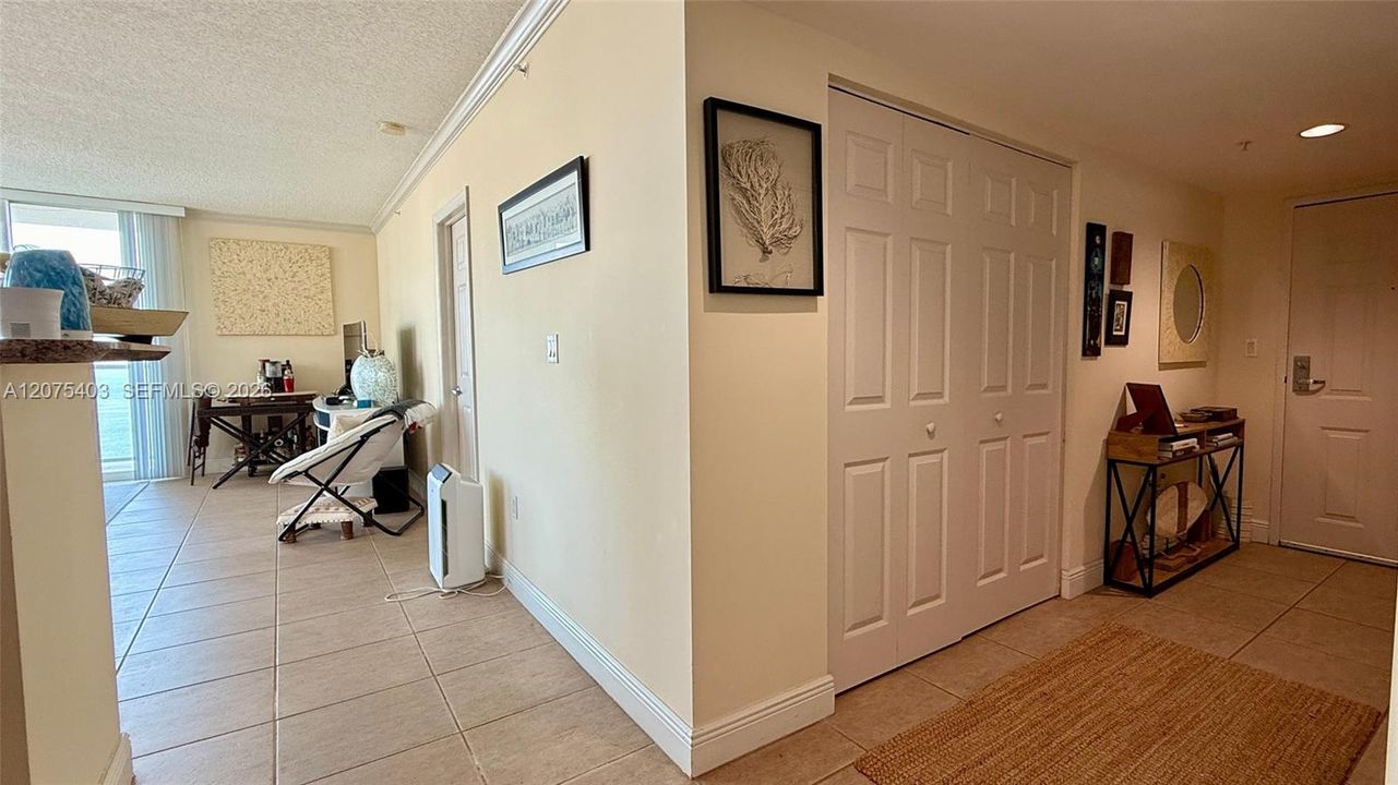 For Sale: $1,200,000 (2 beds, 2 baths, 1200 Square Feet)