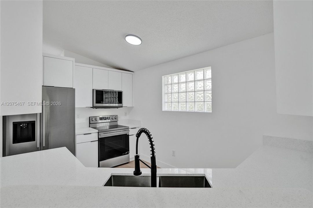 For Rent: $4,125 (3 beds, 2 baths, 1416 Square Feet)