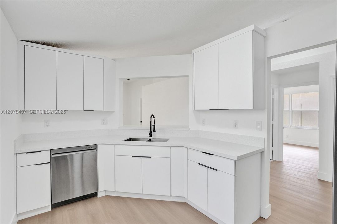 For Rent: $4,125 (3 beds, 2 baths, 1416 Square Feet)