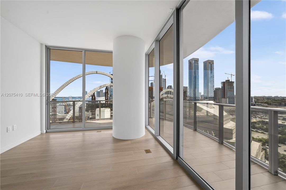 В аренду: $7,900 (2 спален, 2 ванн, 1303 Квадратных фут)