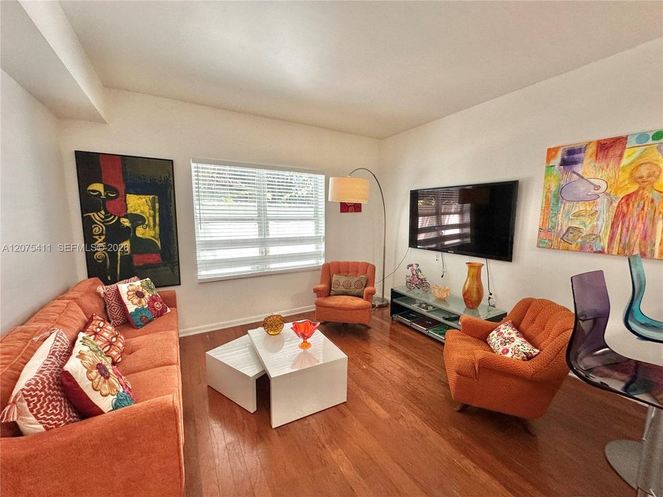 For Rent: $2,200 (1 beds, 1 baths, 500 Square Feet)