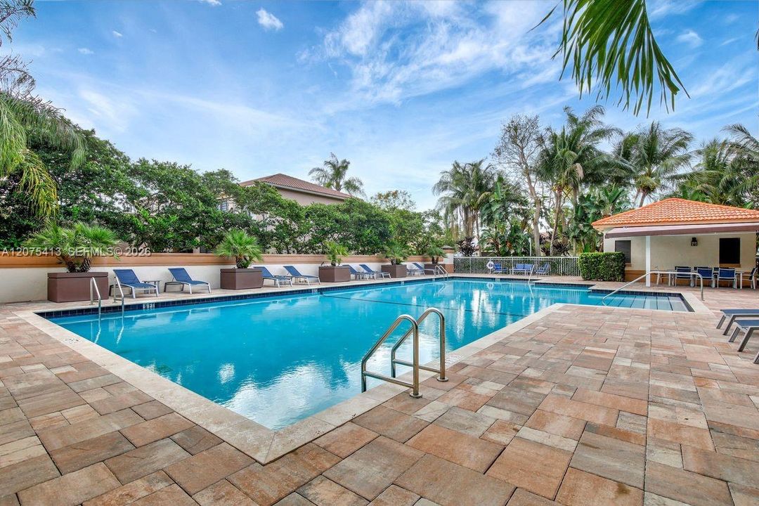 For Rent: $4,500 (3 beds, 2 baths, 1826 Square Feet)