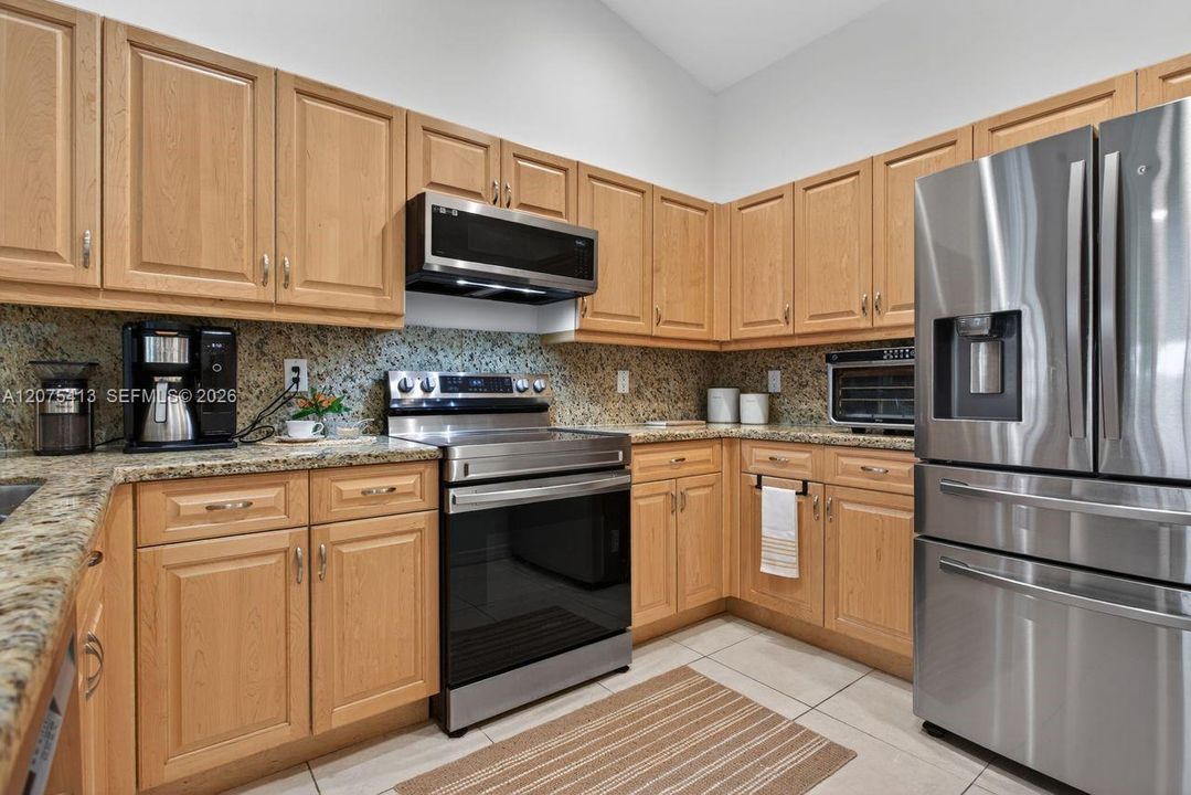 For Rent: $4,500 (3 beds, 2 baths, 1826 Square Feet)