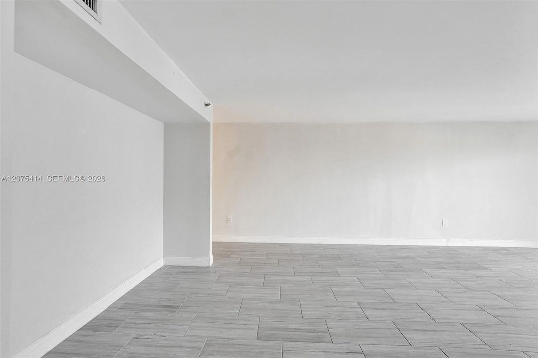 For Rent: $3,000 (1 beds, 1 baths, 1190 Square Feet)