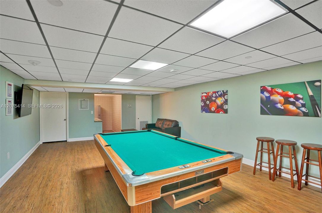 For Rent: $3,000 (1 beds, 1 baths, 1190 Square Feet)