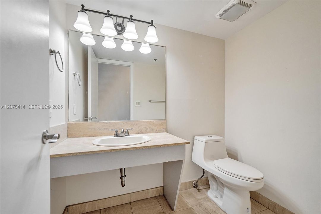 For Rent: $3,000 (1 beds, 1 baths, 1190 Square Feet)