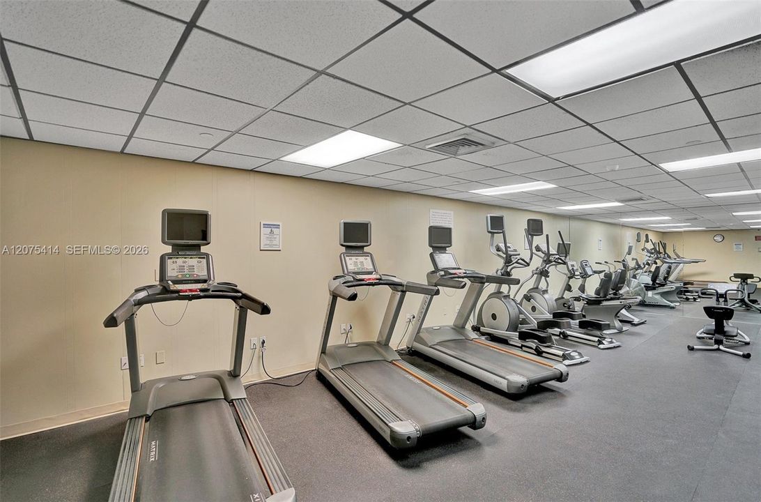 For Rent: $3,000 (1 beds, 1 baths, 1190 Square Feet)