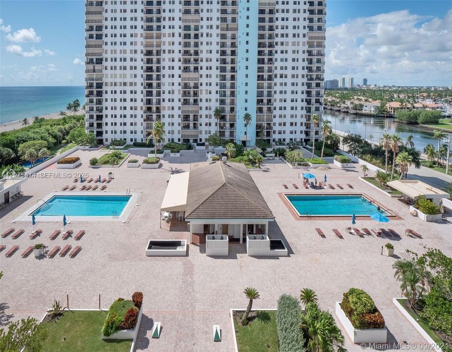For Rent: $3,000 (1 beds, 1 baths, 1190 Square Feet)