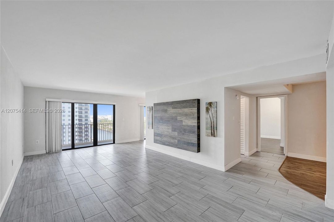 For Rent: $3,000 (1 beds, 1 baths, 1190 Square Feet)