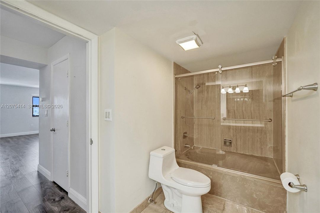 For Rent: $3,000 (1 beds, 1 baths, 1190 Square Feet)