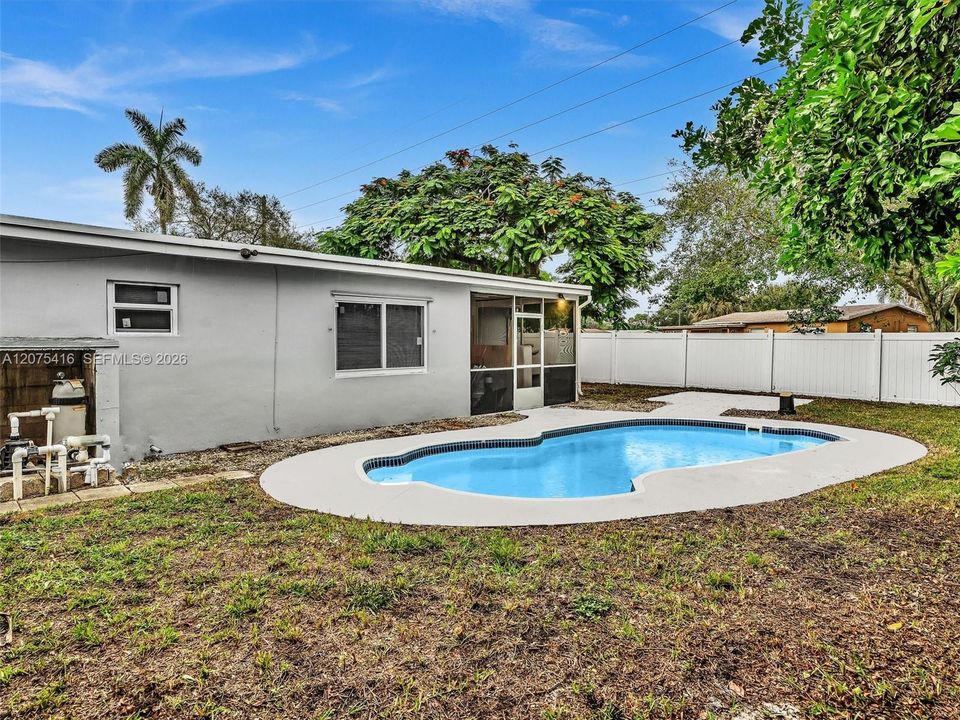 For Sale: $565,000 (4 beds, 2 baths, 1448 Square Feet)