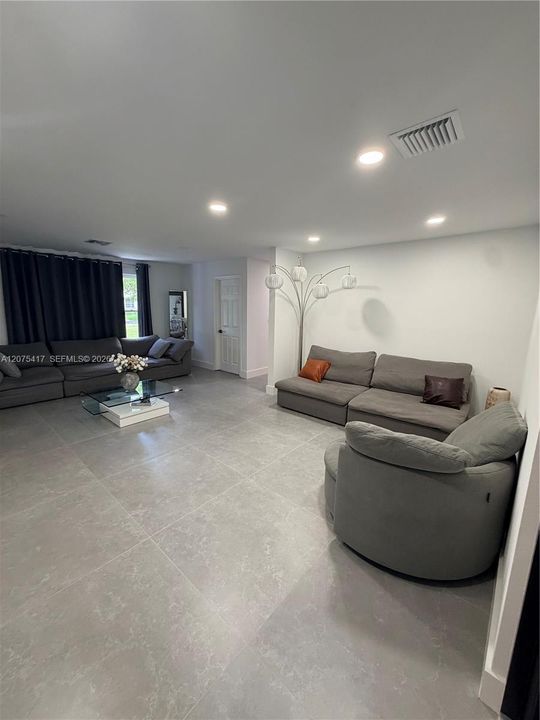 For Sale: $930,000 (4 beds, 3 baths, 2634 Square Feet)