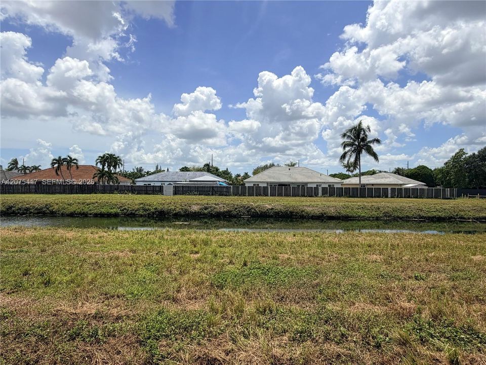 For Sale: $930,000 (4 beds, 3 baths, 2634 Square Feet)