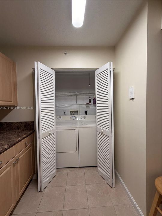En Venta: $315,000 (2 camas, 2 baños, 1078 Pies cuadrados)