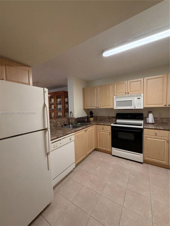 En Venta: $315,000 (2 camas, 2 baños, 1078 Pies cuadrados)