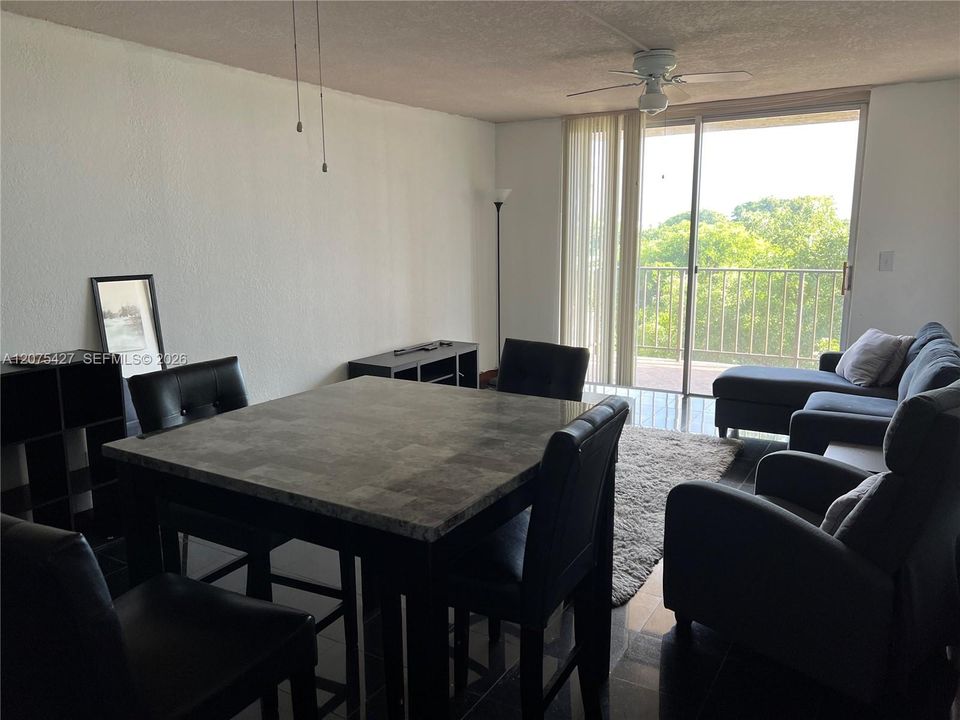 For Sale: $130,000 (1 beds, 1 baths, 750 Square Feet)