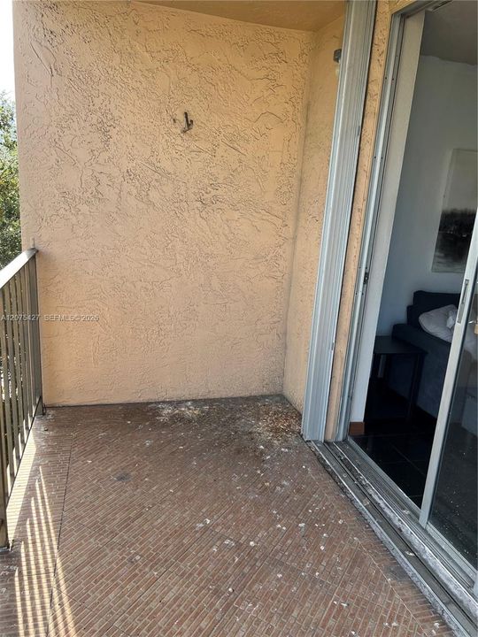 For Sale: $130,000 (1 beds, 1 baths, 750 Square Feet)