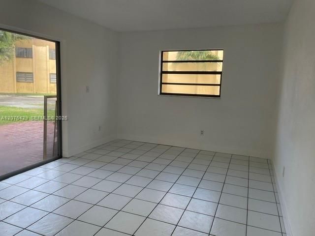 В аренду: $2,700 (3 спален, 3 ванн, 1737 Квадратных фут)