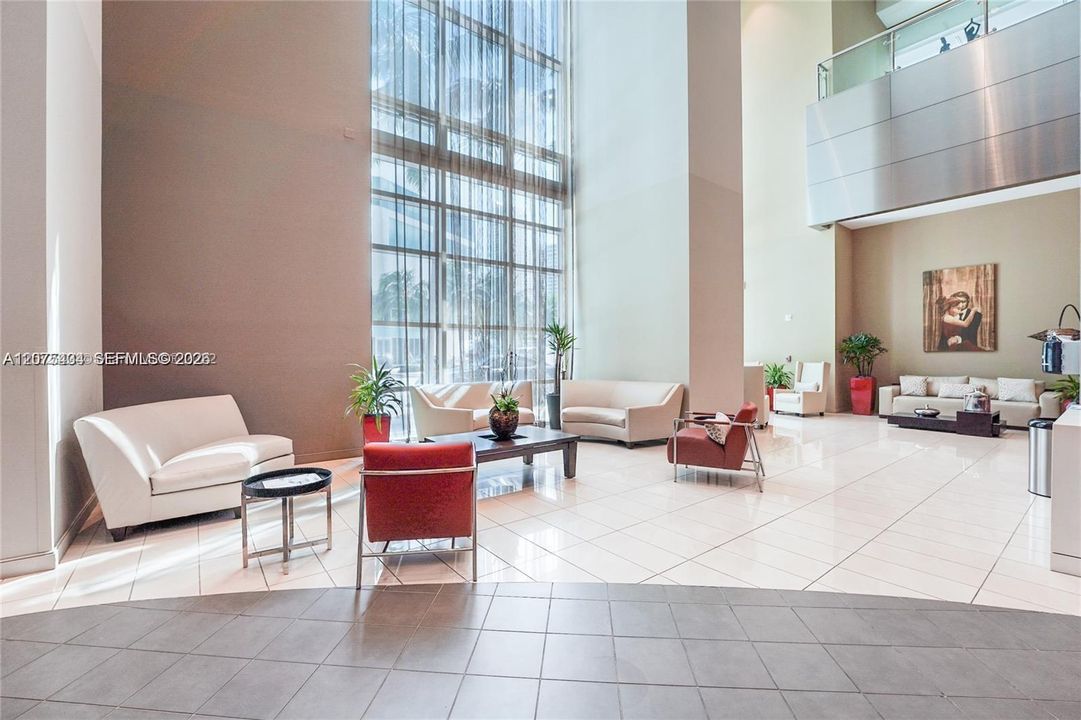 For Rent: $4,300 (1 beds, 1 baths, 1034 Square Feet)