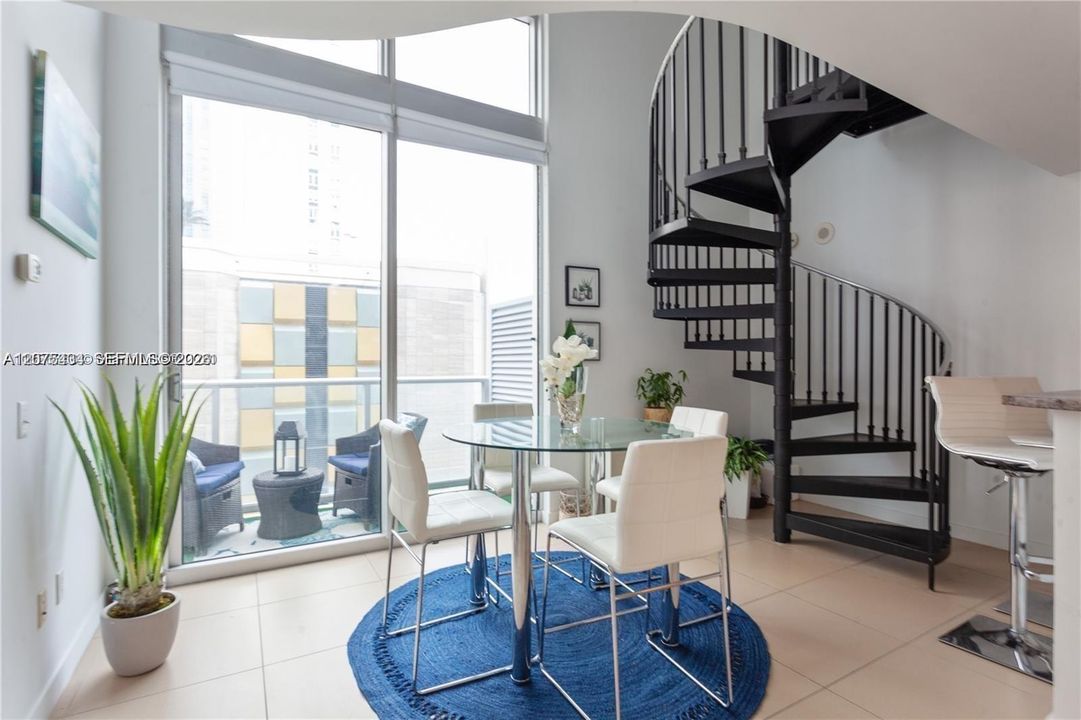 For Rent: $4,300 (1 beds, 1 baths, 1034 Square Feet)