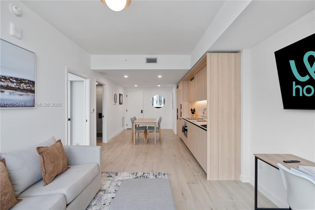 For Rent: $3,200 (1 beds, 1 baths, 530 Square Feet)