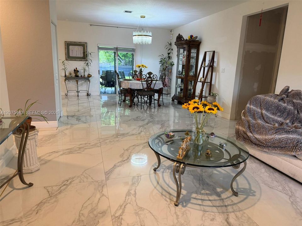 For Sale: $1,200,000 (5 beds, 4 baths, 2809 Square Feet)