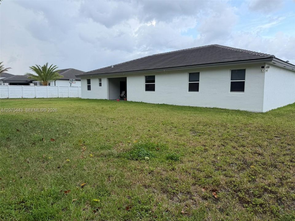 For Sale: $1,200,000 (5 beds, 4 baths, 2809 Square Feet)