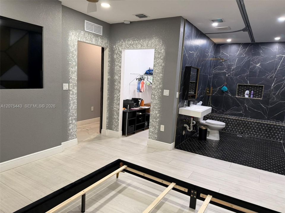 待售: $1,150,000 (5 贝兹, 4 浴室, 2809 平方英尺)