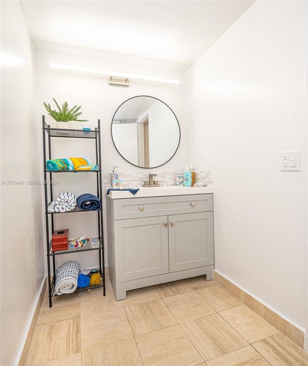 For Rent: $5,500 (2 beds, 2 baths, 1570 Square Feet)