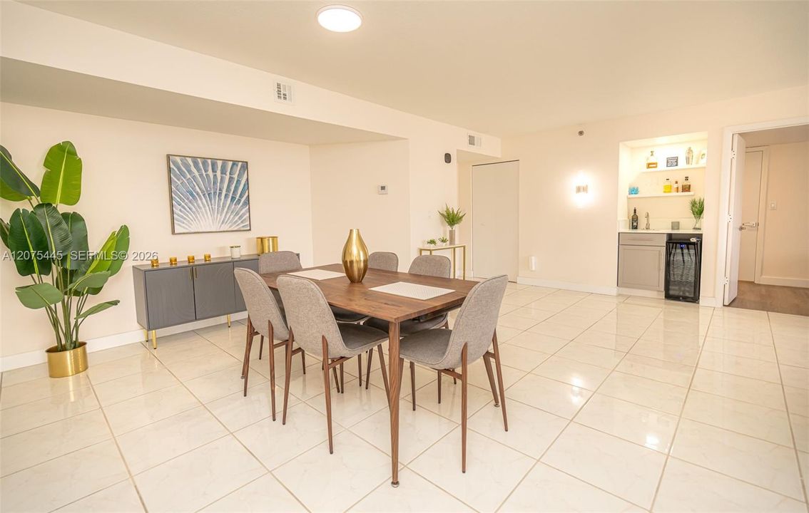 For Rent: $5,500 (2 beds, 2 baths, 1570 Square Feet)