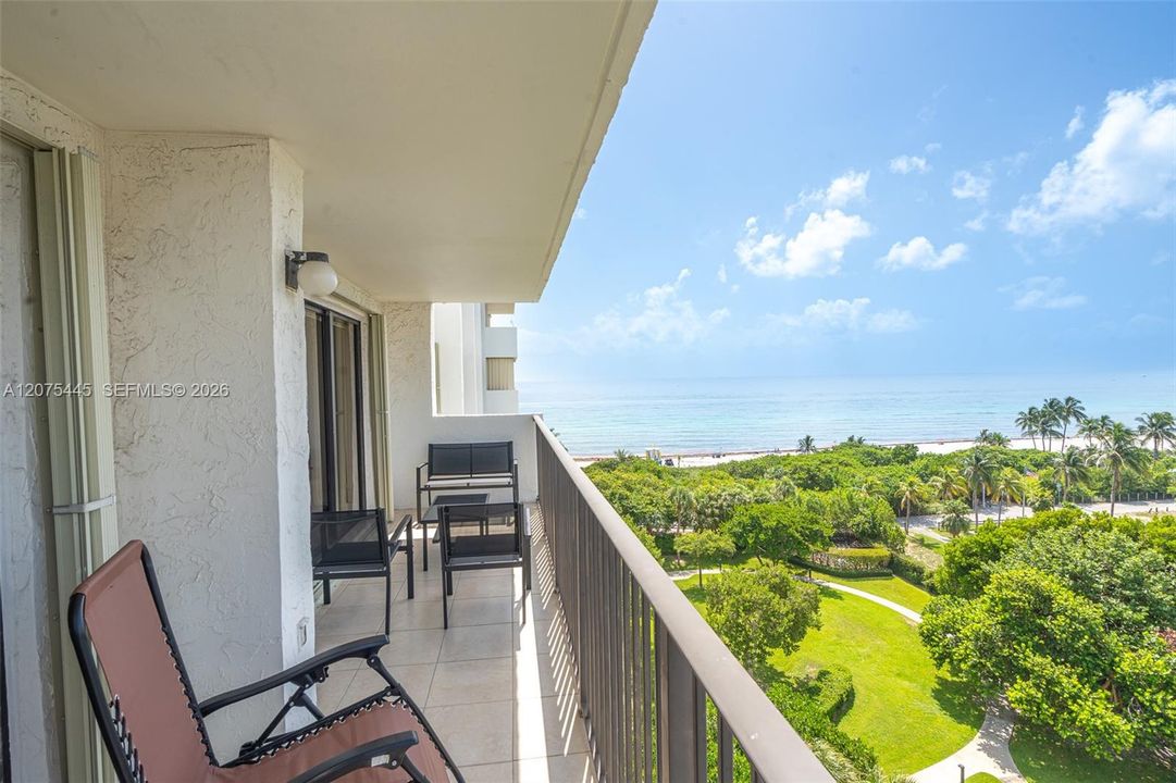 For Rent: $5,500 (2 beds, 2 baths, 1570 Square Feet)