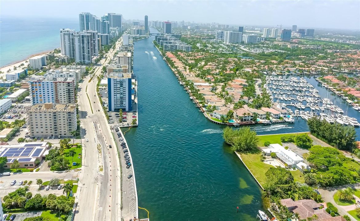 For Rent: $5,500 (2 beds, 2 baths, 1570 Square Feet)
