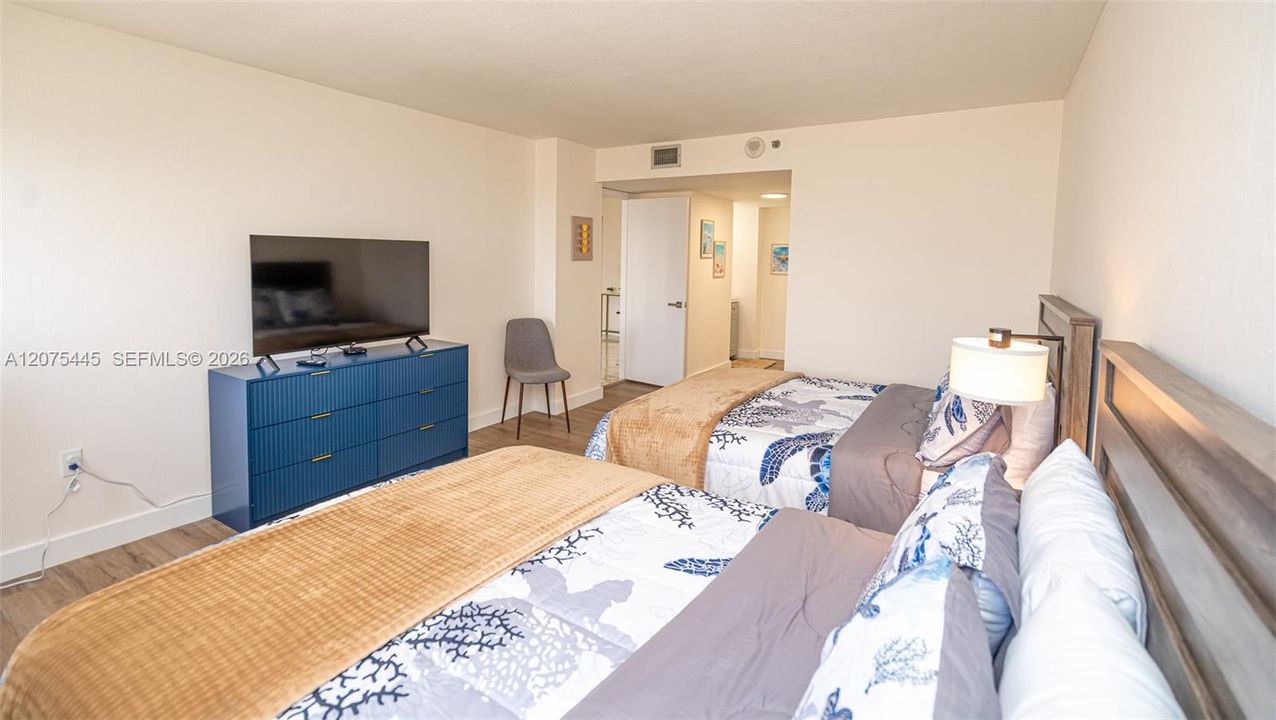 For Rent: $5,500 (2 beds, 2 baths, 1570 Square Feet)