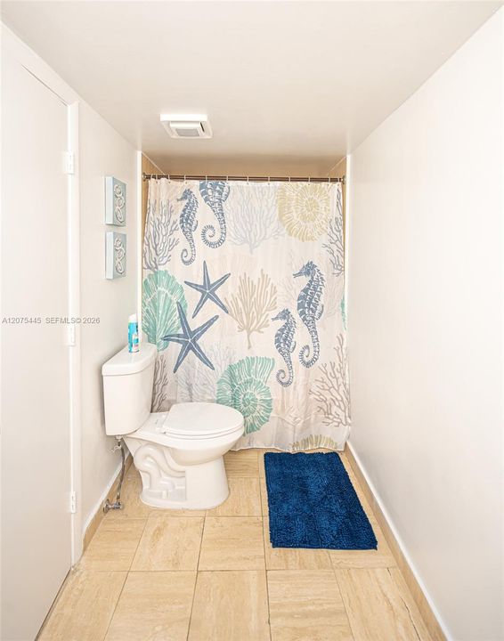 For Rent: $5,500 (2 beds, 2 baths, 1570 Square Feet)