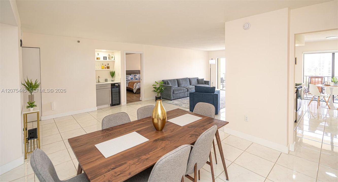 For Rent: $5,500 (2 beds, 2 baths, 1570 Square Feet)