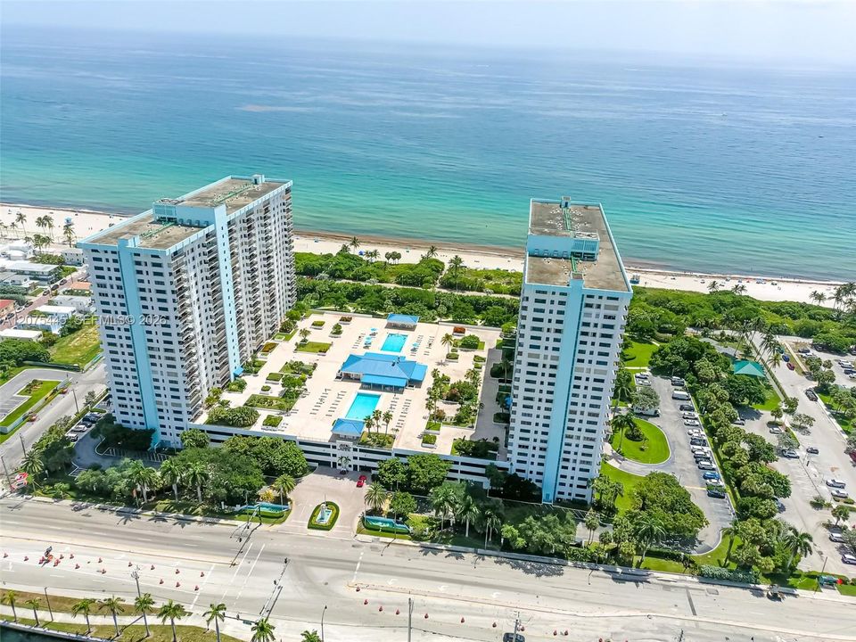 For Rent: $5,500 (2 beds, 2 baths, 1570 Square Feet)